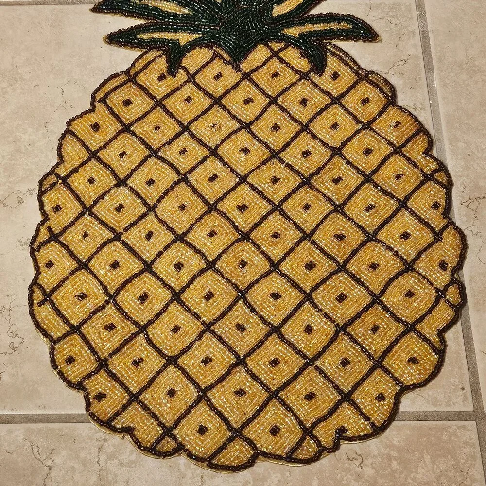RARE ISAAC MIZRAHI SUMMER PINEAPPLE CRYSTAL BEADED PLACEMAT CHARGER CENTERPIECE